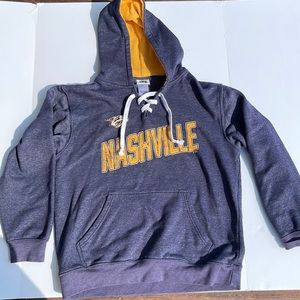 NHL Nashville Preditors Hockey League Hoodie Size medium. A-48